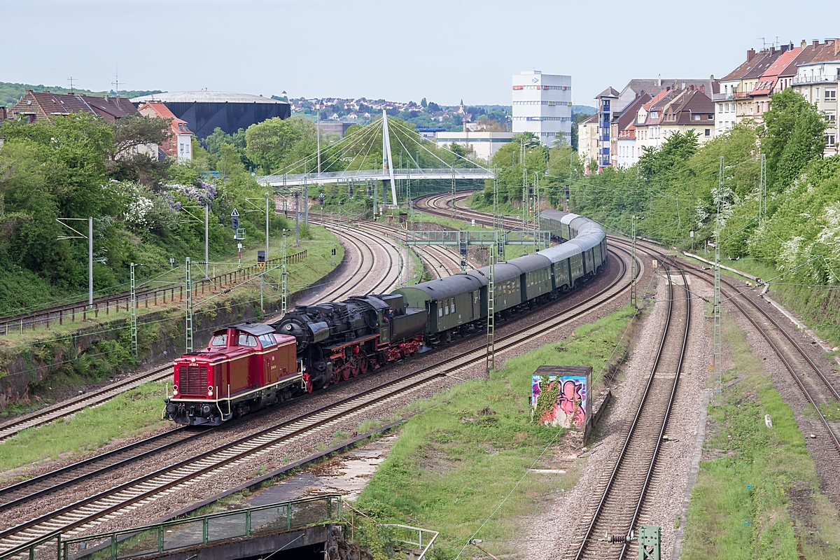  (20180502-105638_211 041_52 8195_Saarbrücken_DLr 20113_Trier Hbf - Würzburg-Zell und DLr 24242_Neustadt W - Rottweil bzw _a.jpg)