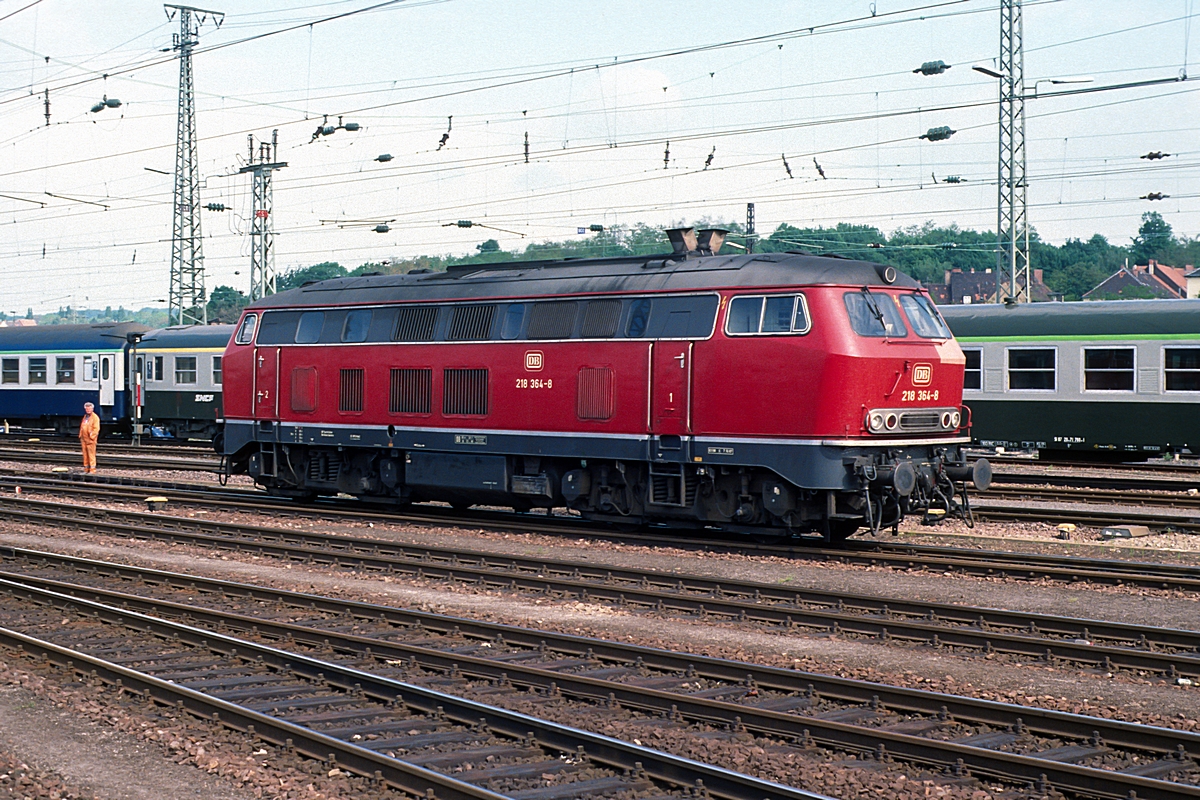  (19910603_56-01_218 364_Saarbrücken Hbf_a.jpg)