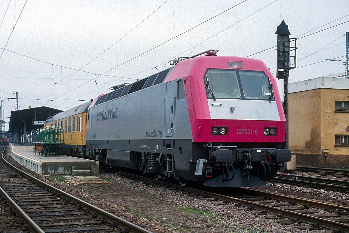  (19930207_57-17_127 001_Trier Hbf_b.jpg)