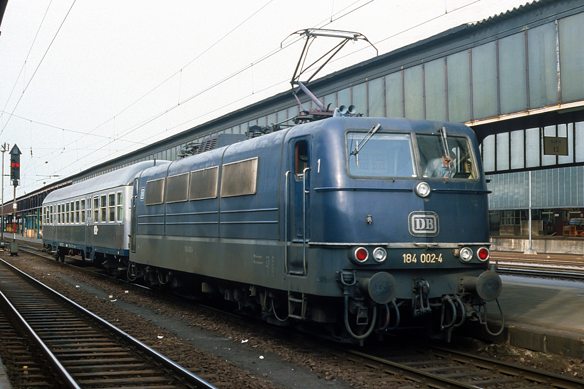  (19840420_33-30_184 002_Trier Hbf_N 5636_Trier-Perl_b.jpg)