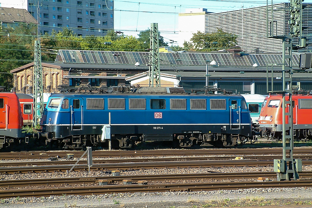  (20030904-180112_110 271_Saarbrücken Hbf_a.jpg)