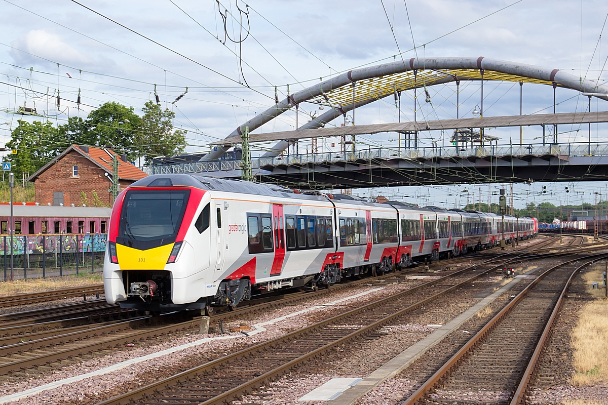  (20190719-184114_Greather Anglia 745101_Dillingen_GB 68371_Aachen-SSR_a.jpg)
