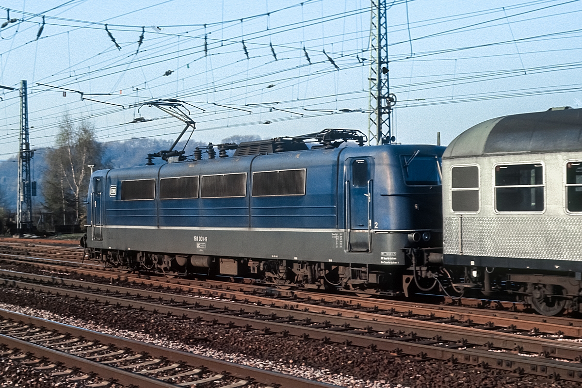  (19820416_13-01_181 001_Merzig_N 5825_Merzig-Saarbrücken_m.jpg)