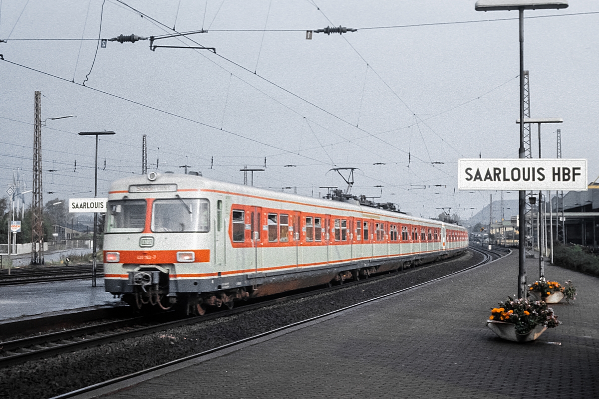  (19820918_18-27_420 762_Saarlouis Hbf_a.jpg)