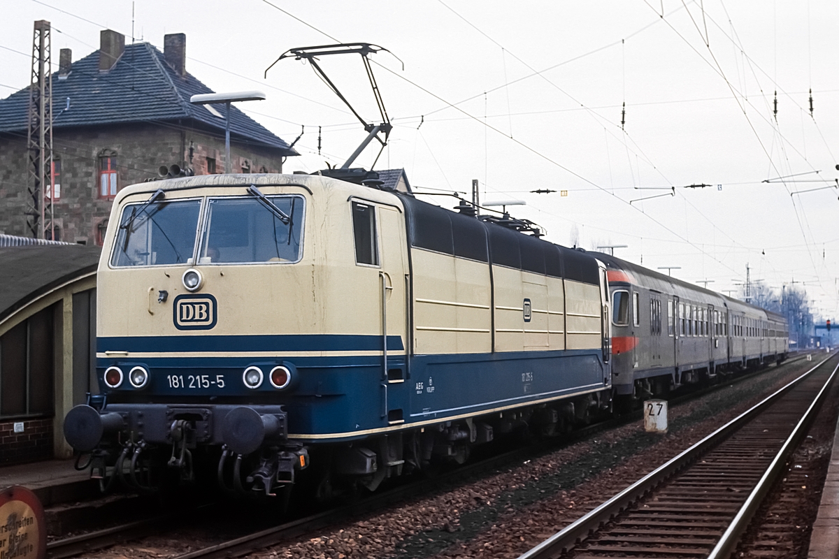  (1981xxxx_10-36_181 215_Dillingen_N 5828_SSH-SDL_b.jpg)