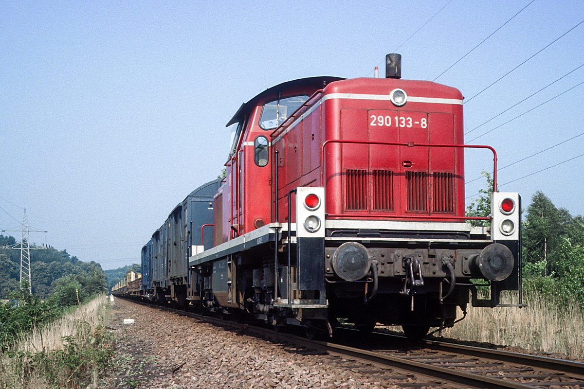  (19830818_32-27_290 133_zw Siersburg und Dillingen_Bauzug_b.jpg)