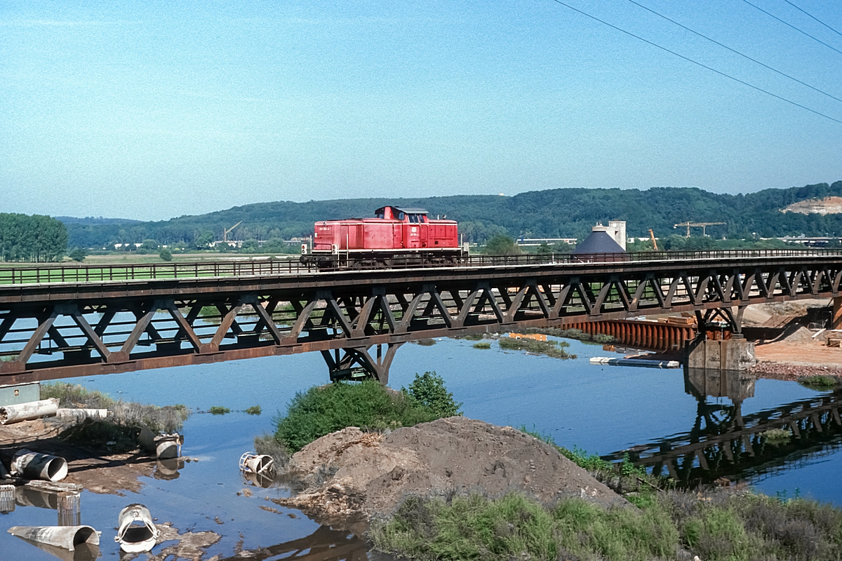  (19860905_40-02_290 366_zw Dillingen und Siersburg_Lz Bouzonville-Dillingen_m.jpg)