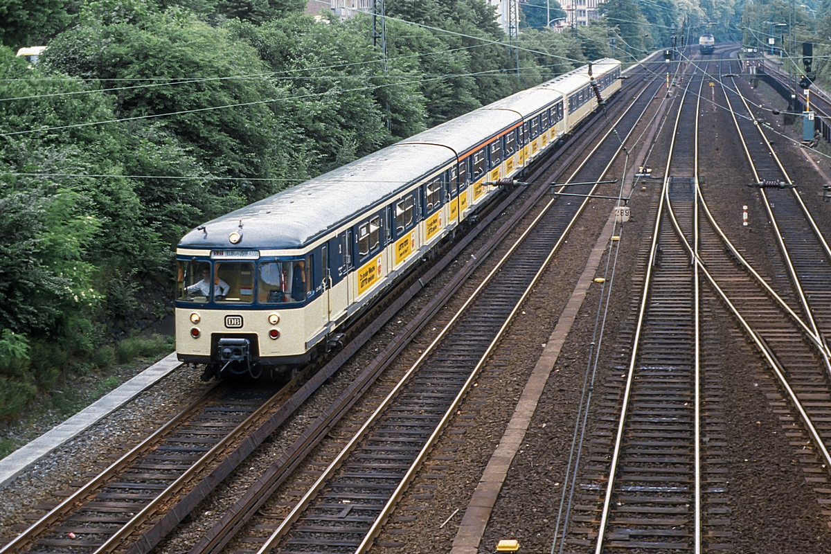  (19880602_47-14_470 418-472 054_Hamburg-Sternschanze_a.jpg)