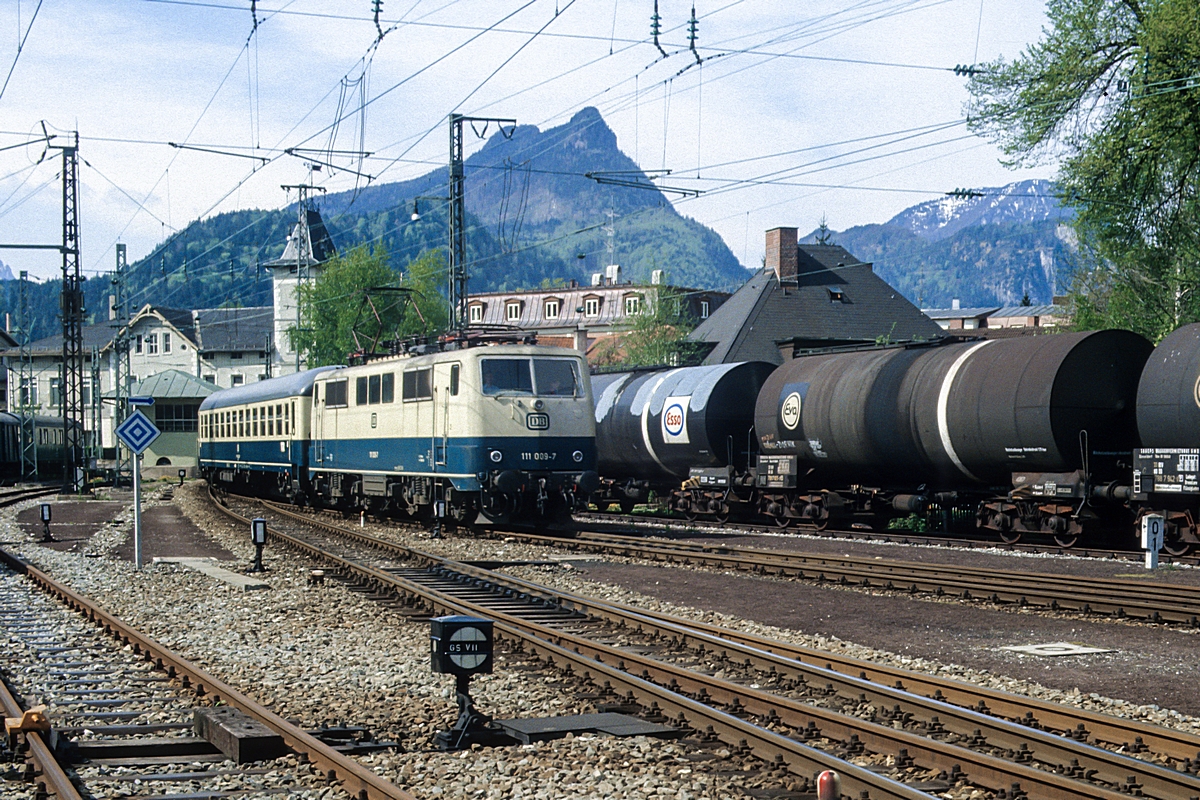  (19830501_27-08_111 009_Bad Reichenhall_E-D 780_Berchtesgaden - Hamburg-Altona_b.jpg)