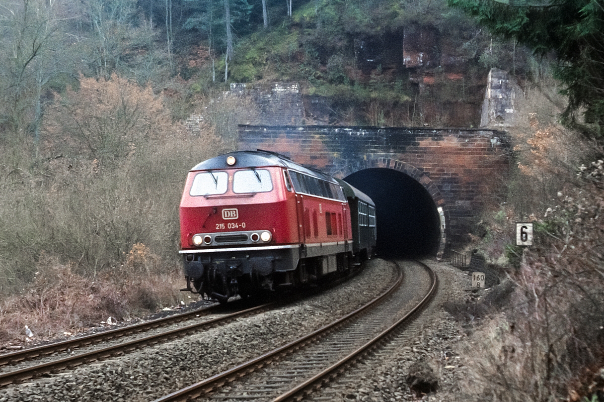  (19831230_32-50_215 034_Kuckuckslay-Tunnel Ehrang_N 6528_b1.jpg)