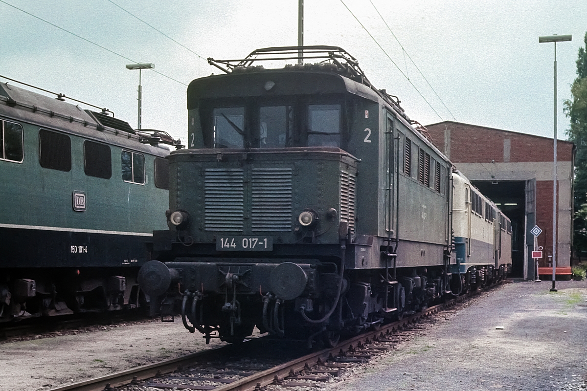  (19820805_14-43_144 017-150 101-140_Bw Nürnberg Rbf_a.jpg)