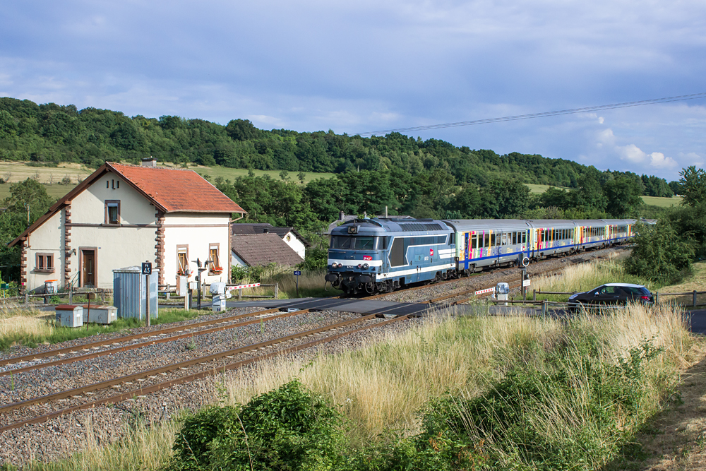 http://www.klawitter.info/bahn/allgemein/20140630-185850_SNCF67521_Zetting_TER830908k.jpg