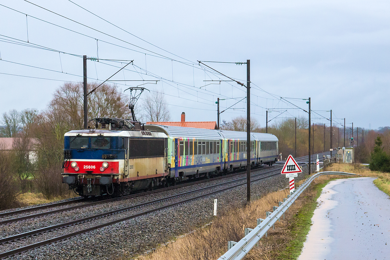 http://www.klawitter.info/bahn/allgemein/20180122-160249_SNCF25606_Suisse_StrasbourgVille-Thionville_ak.jpg