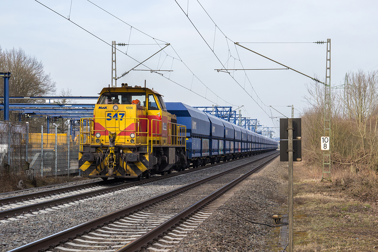 http://www.klawitter.info/bahn/allgemein/20180306-141158_275114_zwDuisburg-Wedau-und-Lintorf_leerer-Kalkzug-aus-Oberhausen-West_ak.jpg