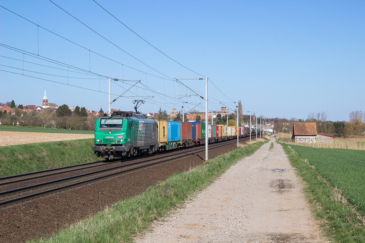 http://www.klawitter.info/bahn/allgemein/20180406-164020_SNCF437046_Hochfelden_k.jpg