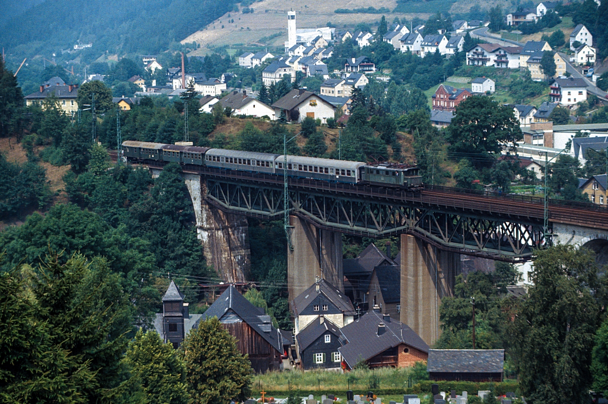  (30-33_19830811_145 172_Ludwigsstadt_N 6717_Ludwigsstadt-Bamberg_bv.jpg)