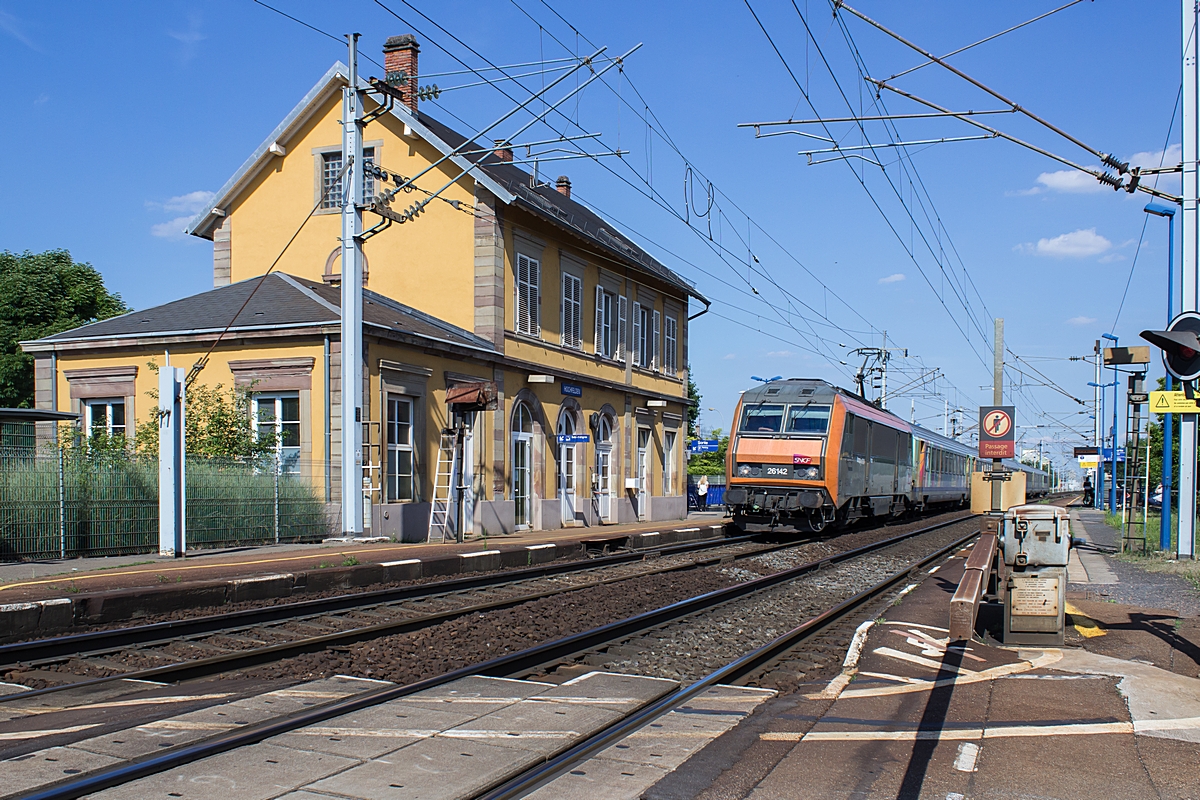  (20140703-170622_SNCF 26142_Hochfelden_TER 830310_Strasbourg-Sarrebourg_b.jpg)