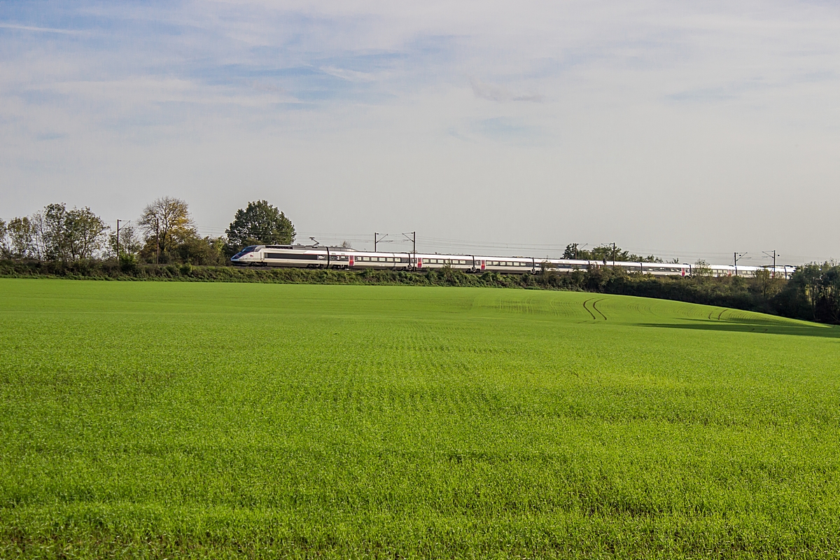  (20141019-162350_Zoufftgen_TGV 2881_Luxembourg-Paris Est_b.jpg)