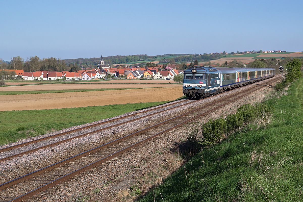  (20150423-180612_SNCF 67572_Obermodern_TER 830908_Krimmeri-Meinau-Sarreguemines_b.jpg)