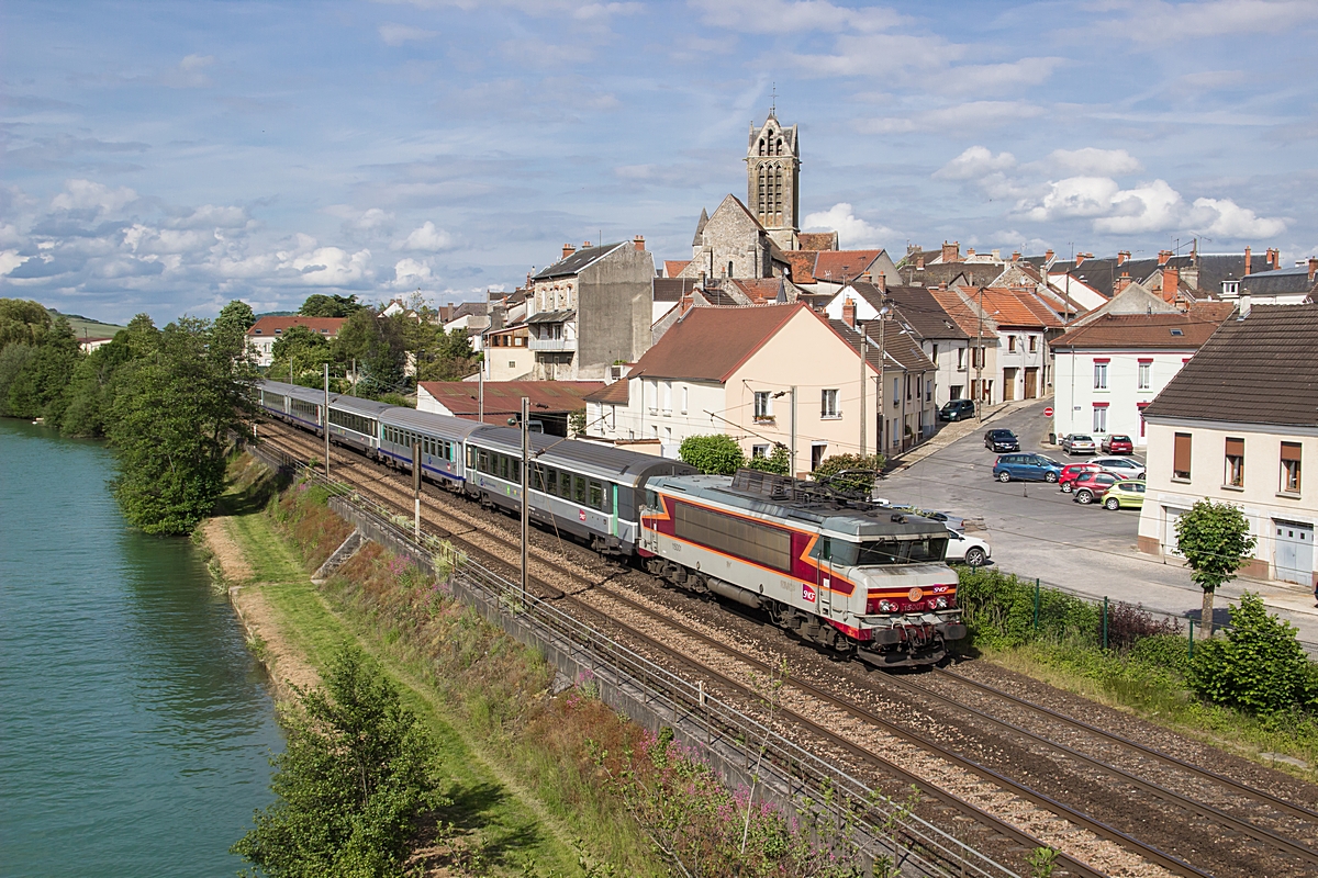  (20150528-173308_SNCF 15001_Dormans_TER 839126_St-Dizier - Paris Est_b.jpg)