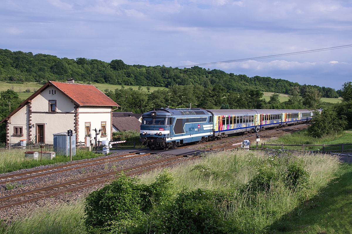  (20150608-185616_SNCF 67572_Zetting_TER 830908_Krimmeri-Meinau-Sarreguemines_am.jpg)