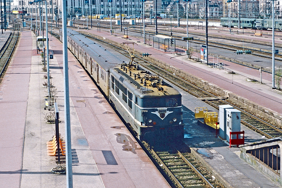  (44-12_19880326_SNCF 16695_Metz_a.jpg)