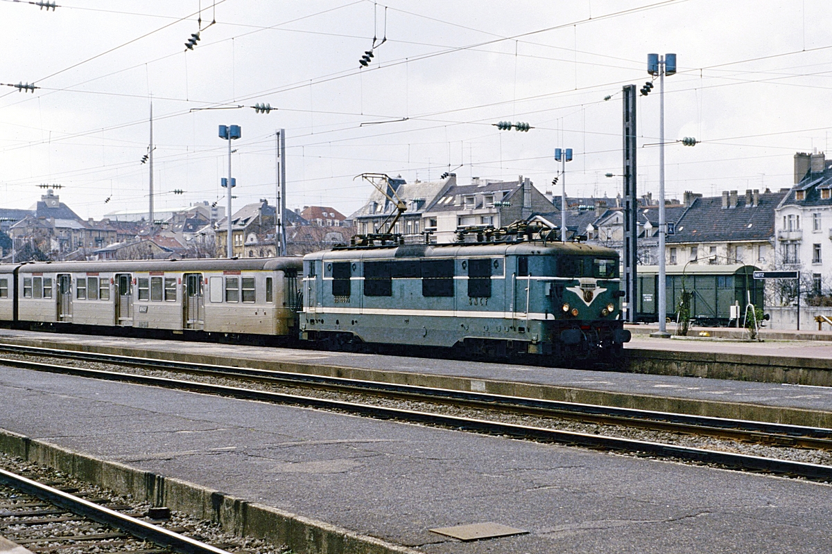  (44-18_19880326_SNCF 16695_Metz_a.jpg)