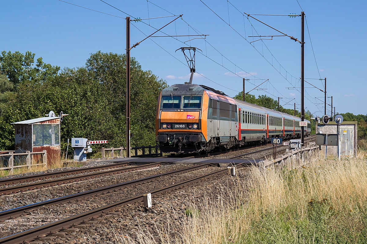  (20150803-160010_SNCF 26168_Suisse_IC 90 Vauban_Basel SBB - Bruxelles Midi_a.jpg)