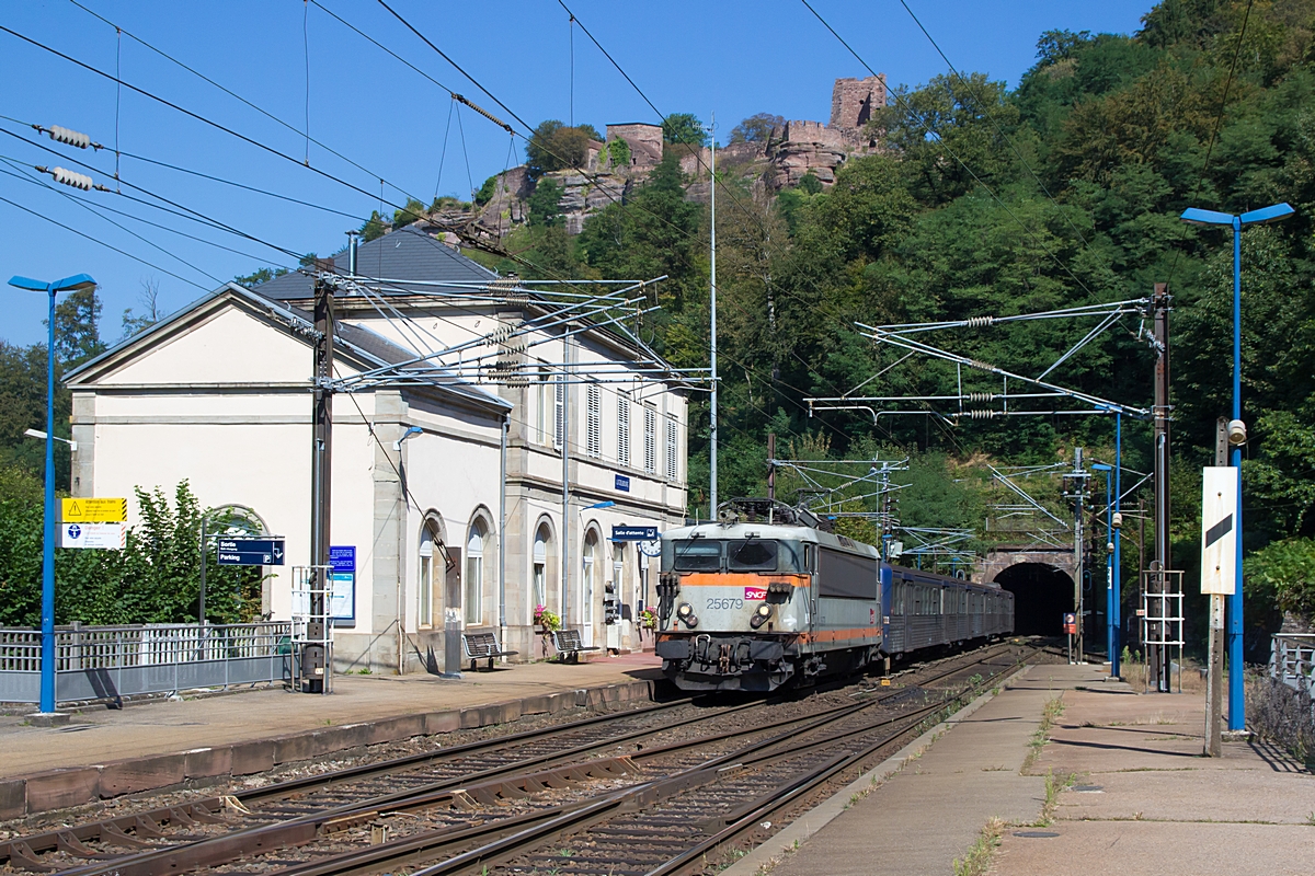  (20160913-135551_SNCF 25679_Lutzelbourg_TER 830118_Strasbourg Ville - Sarrebourg_b.jpg)