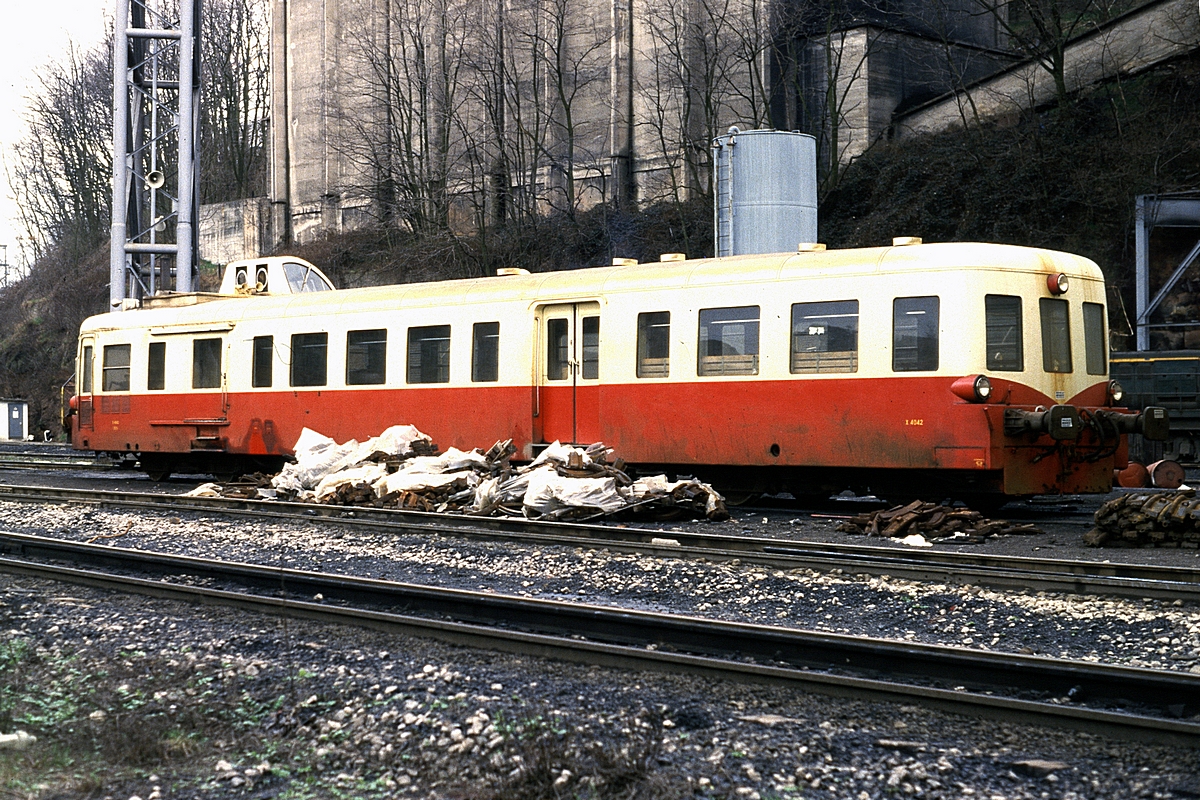  (45-03_19880329_HBL ex SNCF X 4042_Merlebach_b.jpg)