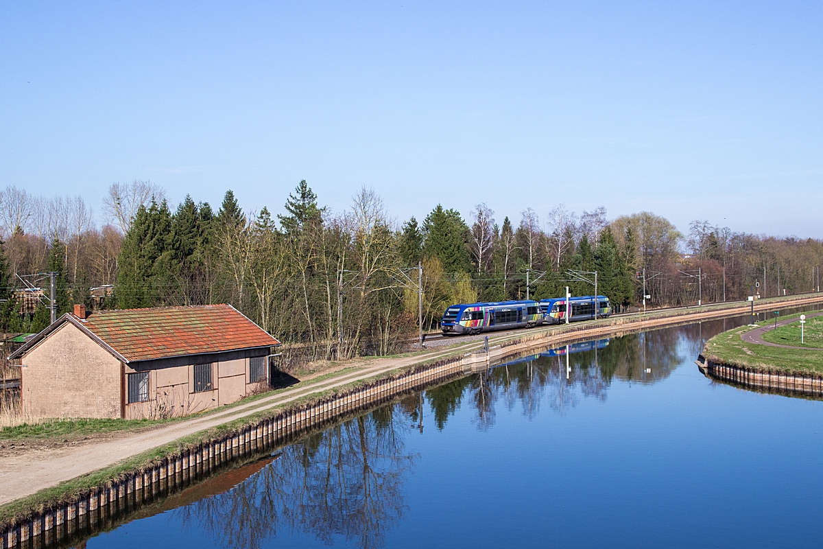  (20170316-163424_SNCF 73903-73910_Steinbourg_815843_Thionville - Strasbourg von Unterflurdrehbank_a.jpg)