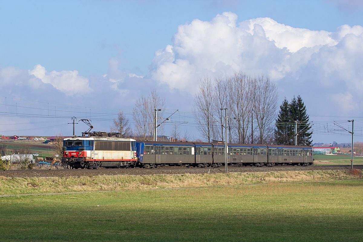  (20180216-133830_SNCF 25602_Schwindratzheim_TER 830118_Strasbourg Ville - Sarrebourg_a.jpg)