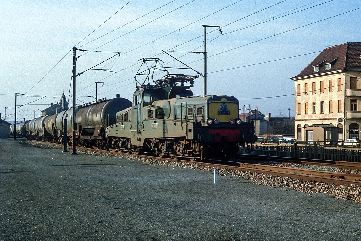  (19840215_33-19_SNCF CC 14189_Bouzonville_b.jpg)