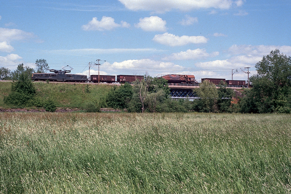  (19860609_38-40_SNCF 14151_Bouzonville_b.jpg)