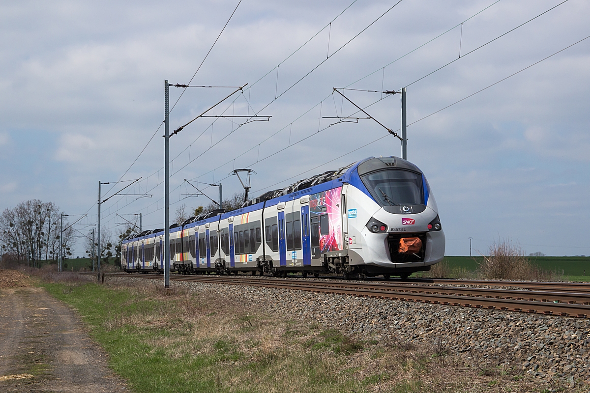 (20190326-124600_SNCF 83573L_Vahl-lès-Bénestroff_TER 830304_Strasbourg Ville - Metz Ville_b.jpg)