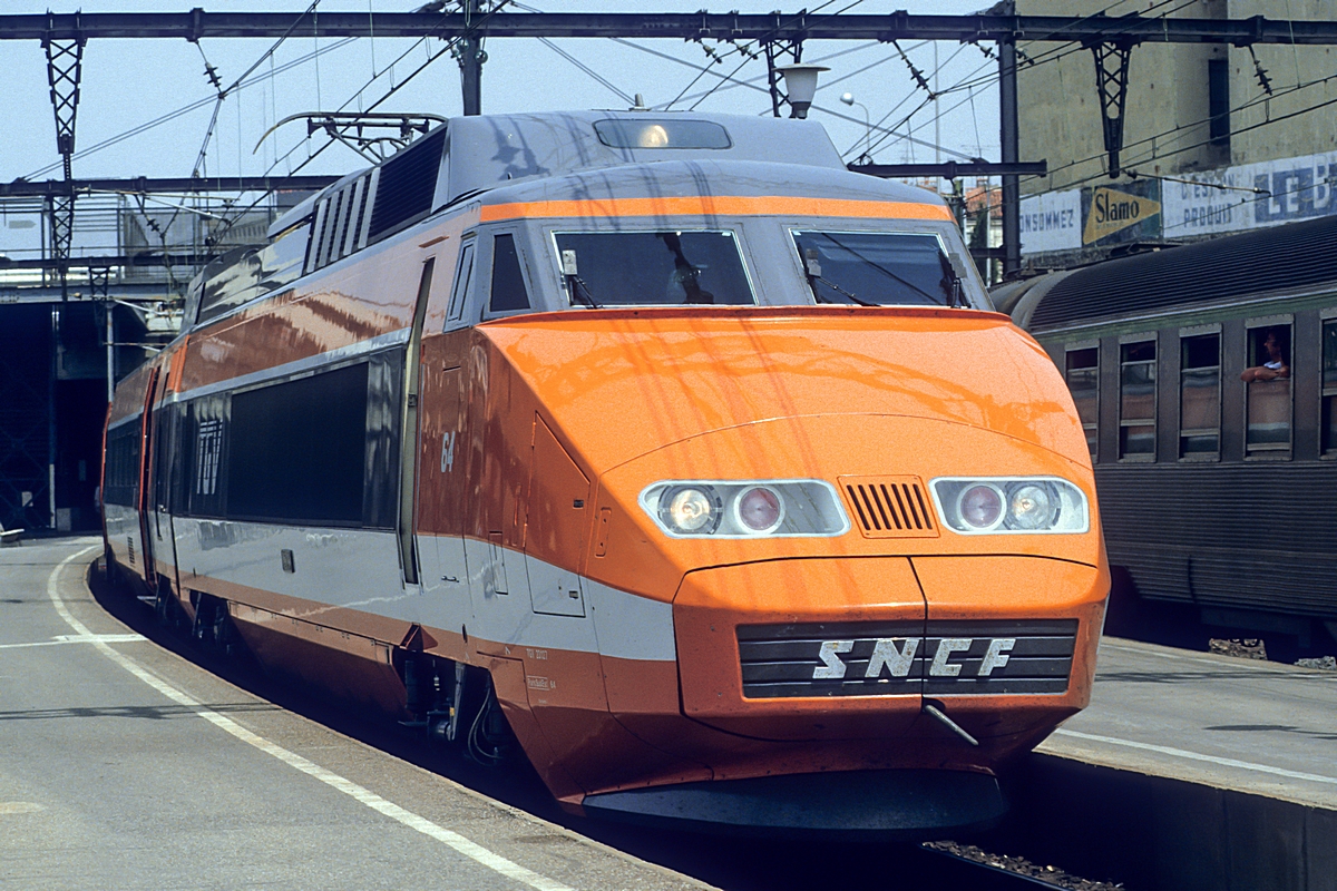  (19830729_28-44_SNCF 23127_Montpellier_Ex 861_b.jpg)