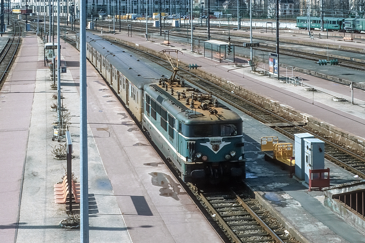  (19880326_44-12_SNCF BB 16695_Metz_a.jpg)