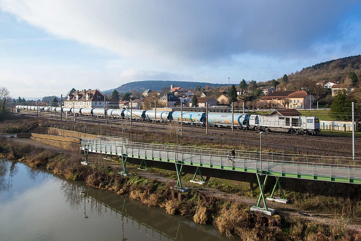  (20251209-101220_TFE 2005-1735_Nov&eacute;ant_Time Fret Express 416223_Chaumont ITE Cadac - Metz-Sablon_b.jpg)