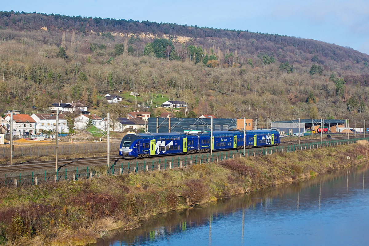  (20251209-104247_SNCF 24503_Nov&eacute;ant_TER 88520_Luxembourg-Nancy_a.jpg)