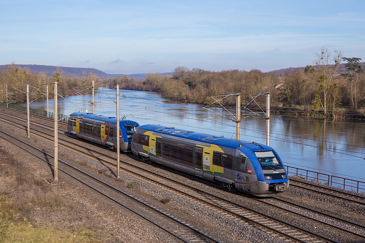  (20251209-131116_SNCF 73659-73xxx_Nov&eacute;ant_TER 837542_Metz Ville - Nancy_a.jpg)