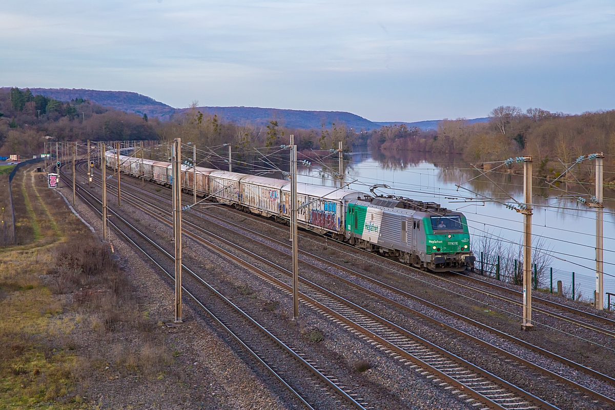  (20251209-161109_SNCF 27107_Nov&eacute;ant_54004_Woippy - Villeneuve-St-Georges Triage_b.jpg)