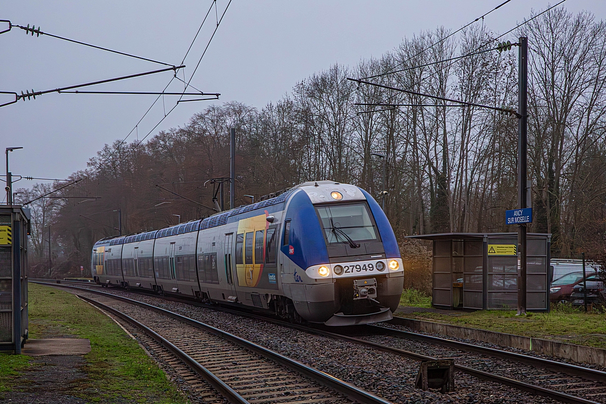  (20251212-084233_SNCF 27949_Ancy-sur-Moselle_TER 837515_Nancy - Metz Ville_b.jpg)