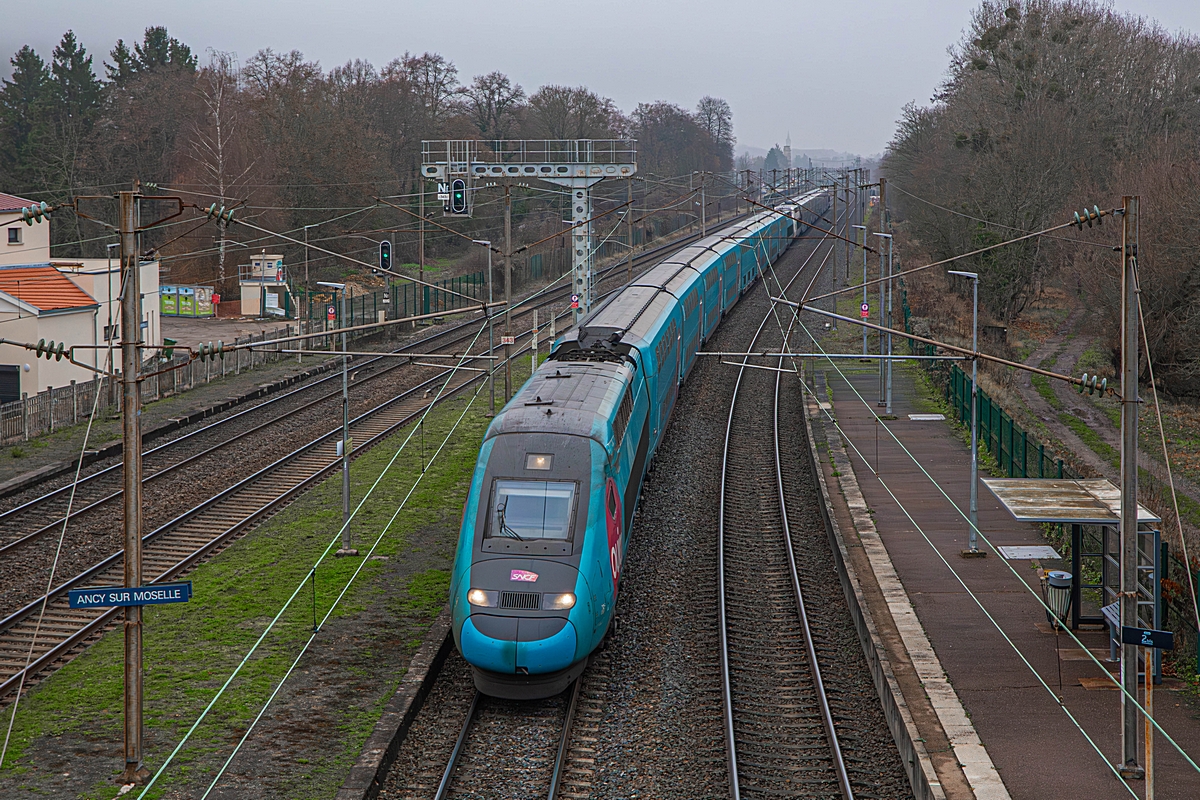  (20251212-142521_TGV_Ancy-sur-Moselle_Ouigo 7692_Strasbourg - Paris Est_b1.jpg)