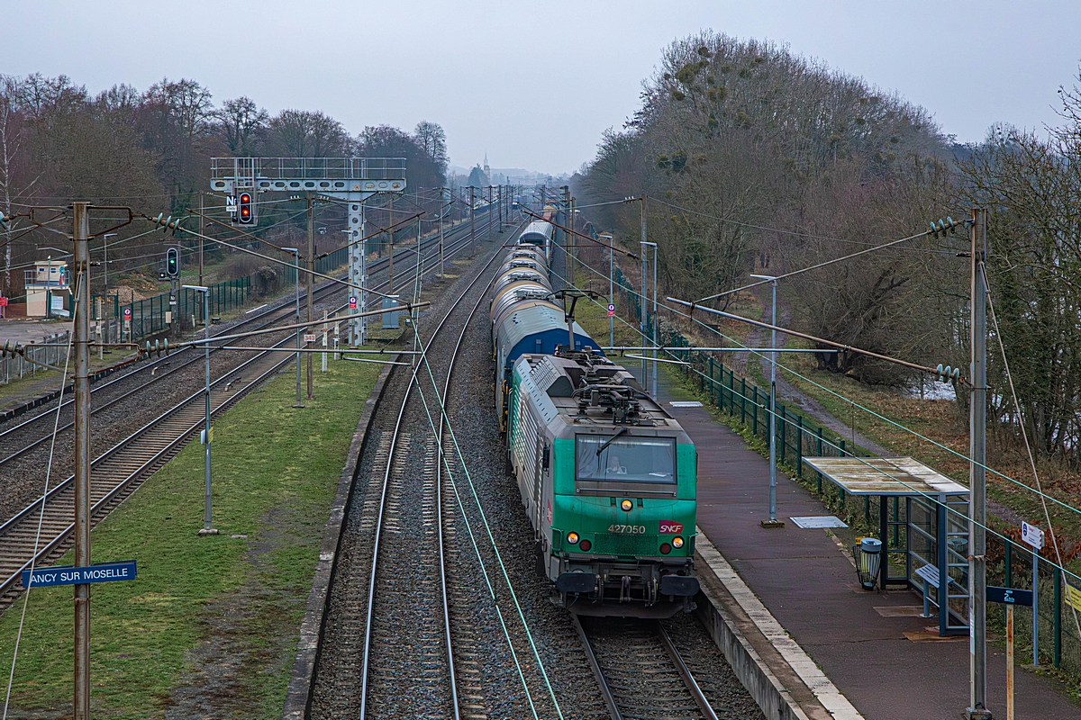  (20251212-152014_SNCF 427050_Ancy-sur-Moselle_b.jpg)