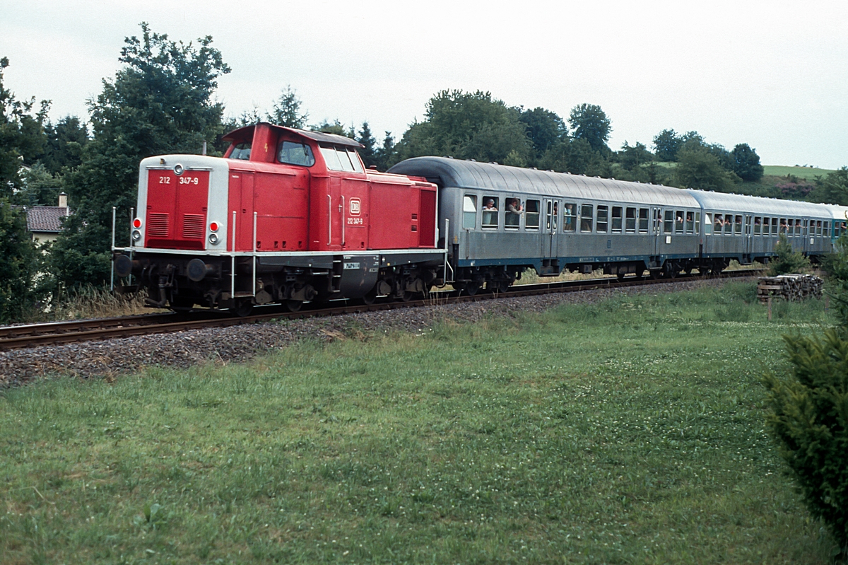  (19930718_58-36_212 347_Landsweiler_Abschiedsfahrt Köllertalbahn_b.jpg)