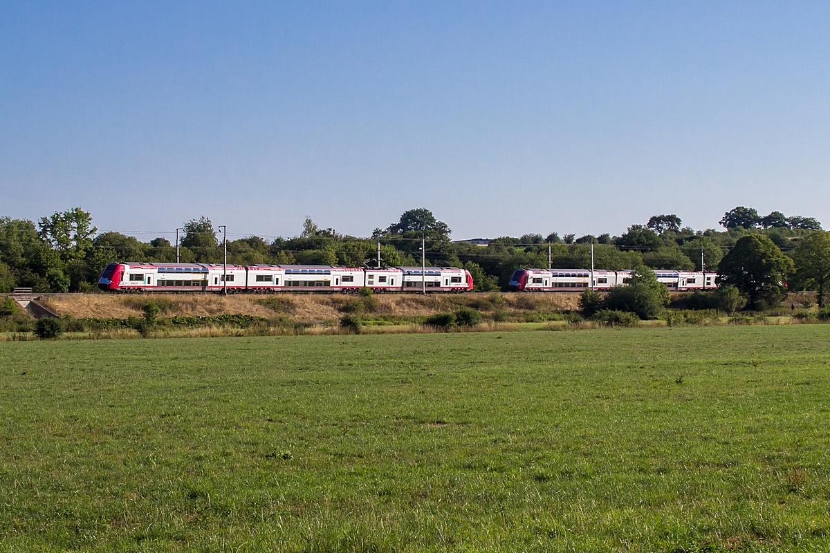  (20150801-082956_Livange_RB 6883_Rodange-Lux und CFL 2211_RB 6808_Lux-Rodange_a.jpg)
