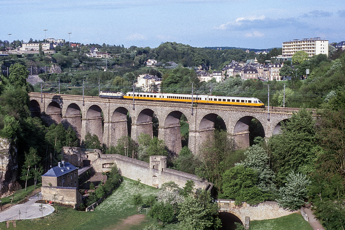  (19860521_38-14_181-403_Luxemburg_Lr 36854_Düsseldorf-Luxembourg_b.jpg)