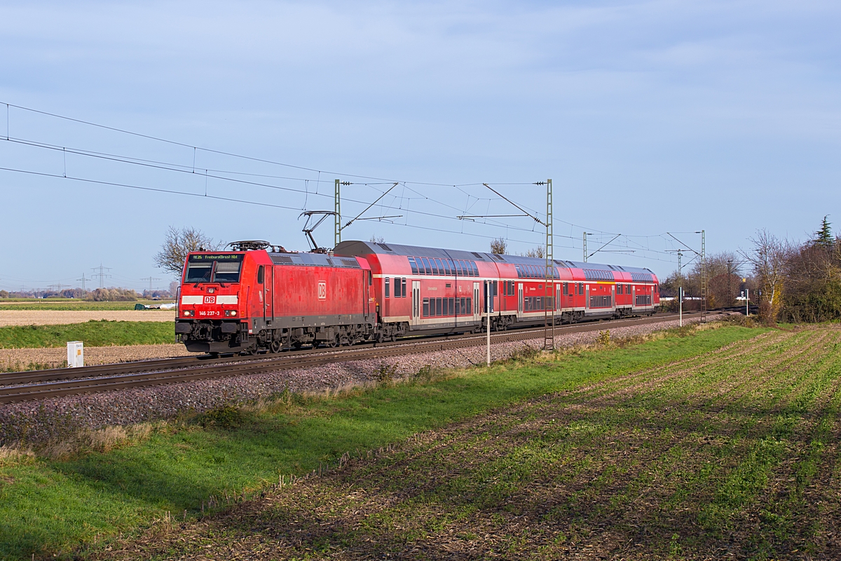  (20251113-092148_146 237_zw Kenzingen und Riegel_RE 4749_Offenburg - Freiburg Hbf_a.jpg)