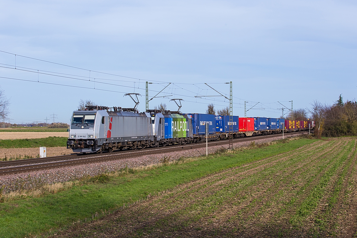  (20251113-101534_186 042-186 295_zw Kenzingen und Riegel_Lineas DGS 40213_Zeebrugge Vorming - Luino SBB_a.jpg)