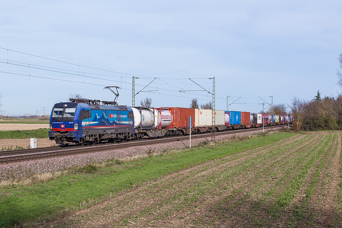  (20251113-104635_193 527_zw Kenzingen und Riegel_SBB Cargo DGS 40027_Waalhaven Zuid - Mortara_a.jpg)